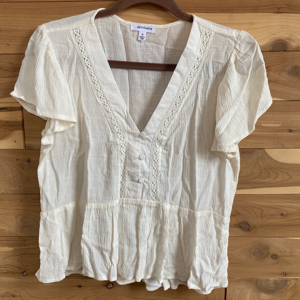 Flowy Eyeshadow Top